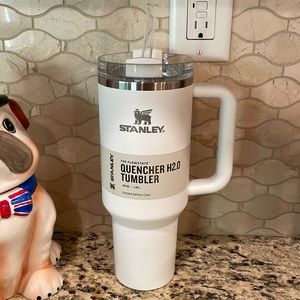 Stanley the flowstate quencher H2.0 tumbler in brilliant white